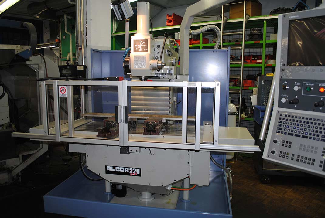Alcor Universalfräsmaschine 220 CNC Heidenhain TNC 530