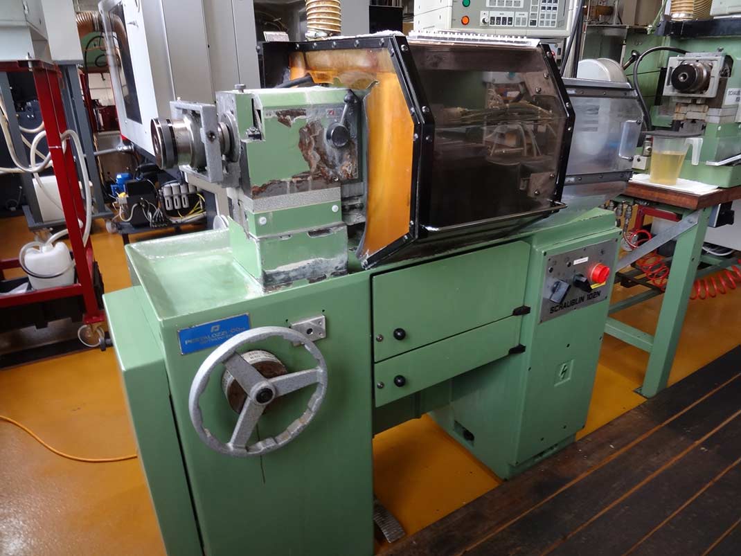 CNC-Präzisionsdrehmaschine für Kleinteile, aufgebaut auf Schaublin 102-N