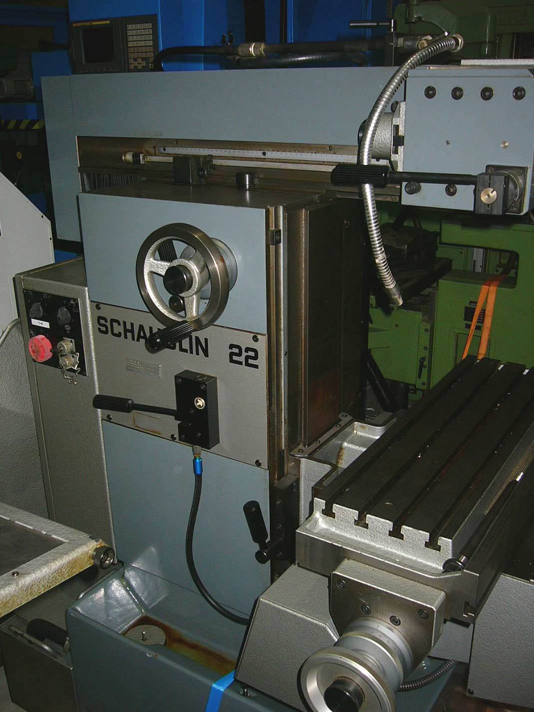 Universal-Fräsmaschine Schaublin SV-22